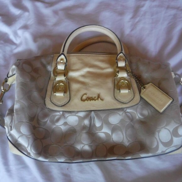 Coach Ashley Signature Print Sateen Ivory Patent Leather Canvas Handbag - Picture 1 of 9